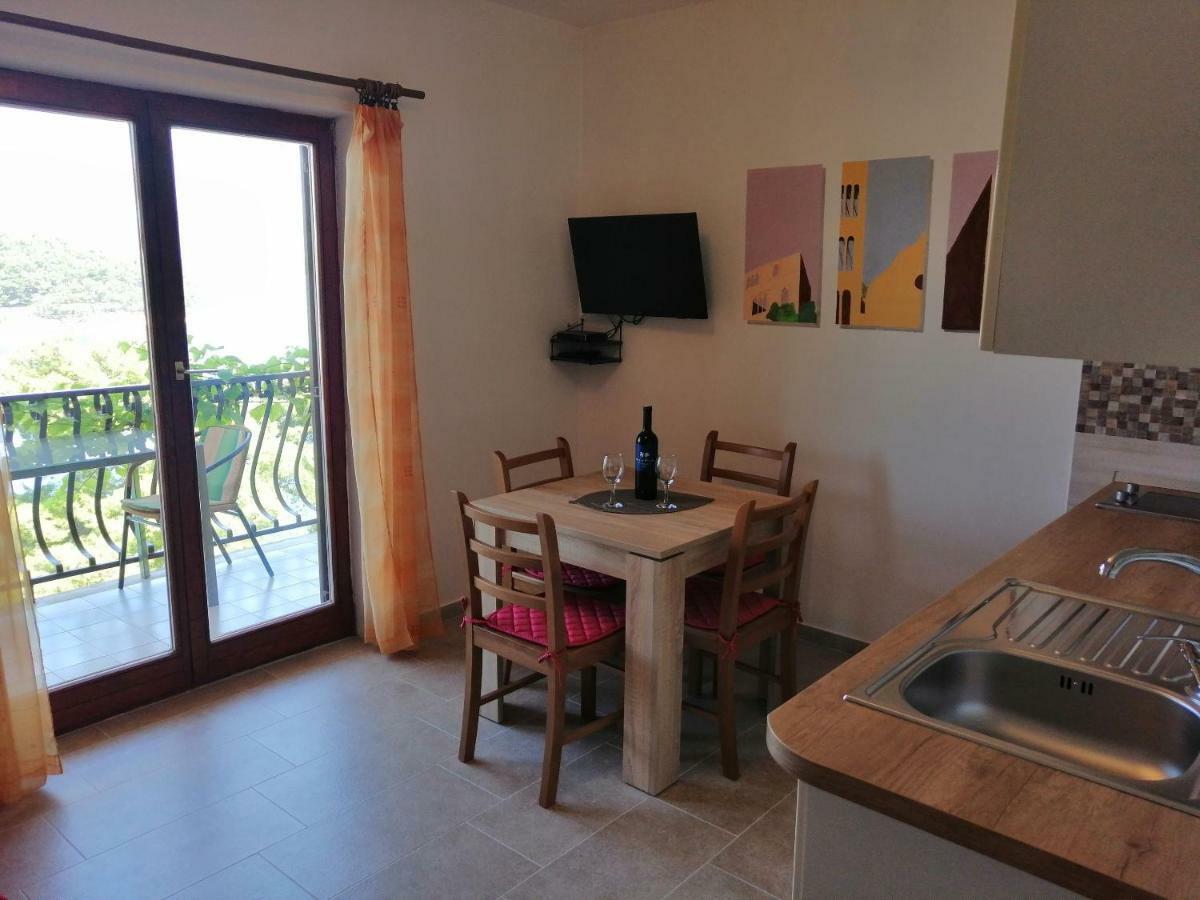 Apartments And Room Caric Jelsa  Exterior foto